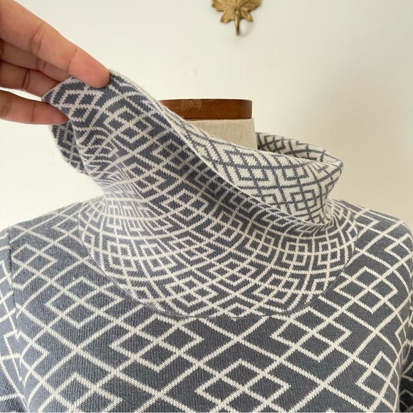 Anthropologie Moth Turtleneck sweater size Medium preowned - Picture 2 of 5